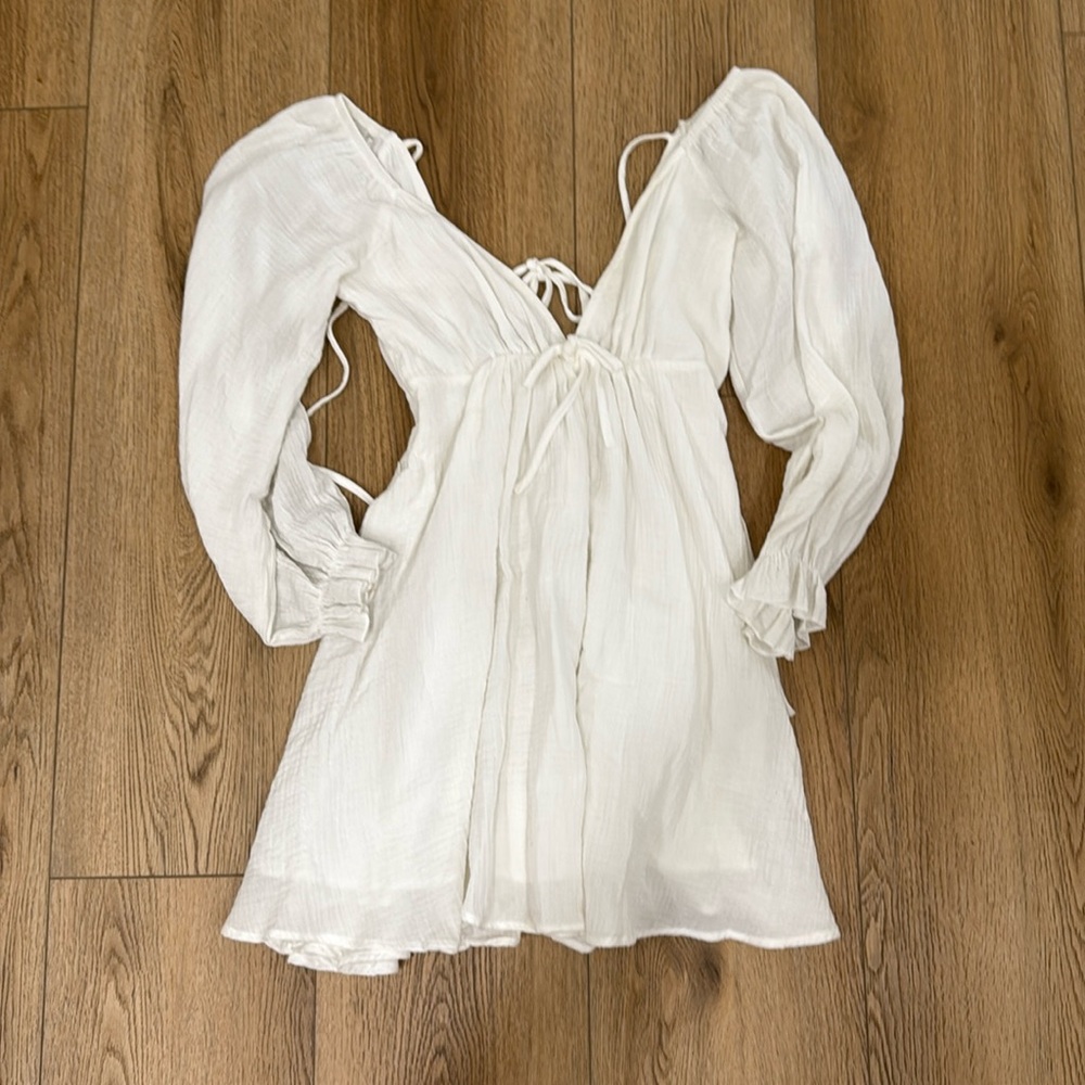 White V Long Sleeve Dress